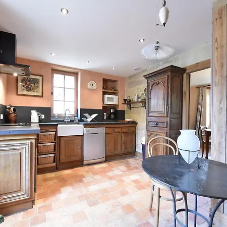Elegant Manor Retreat Normandy, Cleaning Included Lantheuil