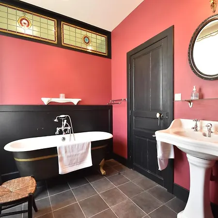 Elegant Manor Retreat Normandy, Cleaning Included