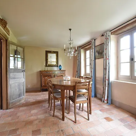 Luxury Mansion In Chateau De Lantheuil, Cleaning Included *